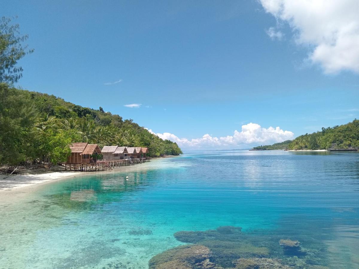 Meos Ambower Homestay Raja Ampat Fam Eksteriør billede