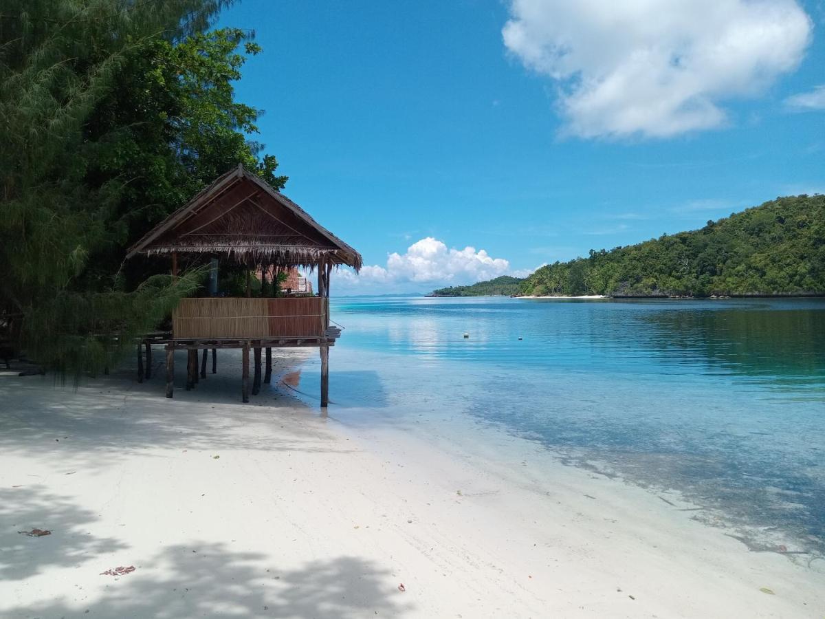 Meos Ambower Homestay Raja Ampat Fam Eksteriør billede