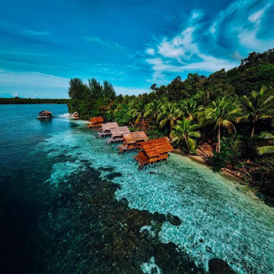 Meos Ambower Homestay Raja Ampat Fam Eksteriør billede