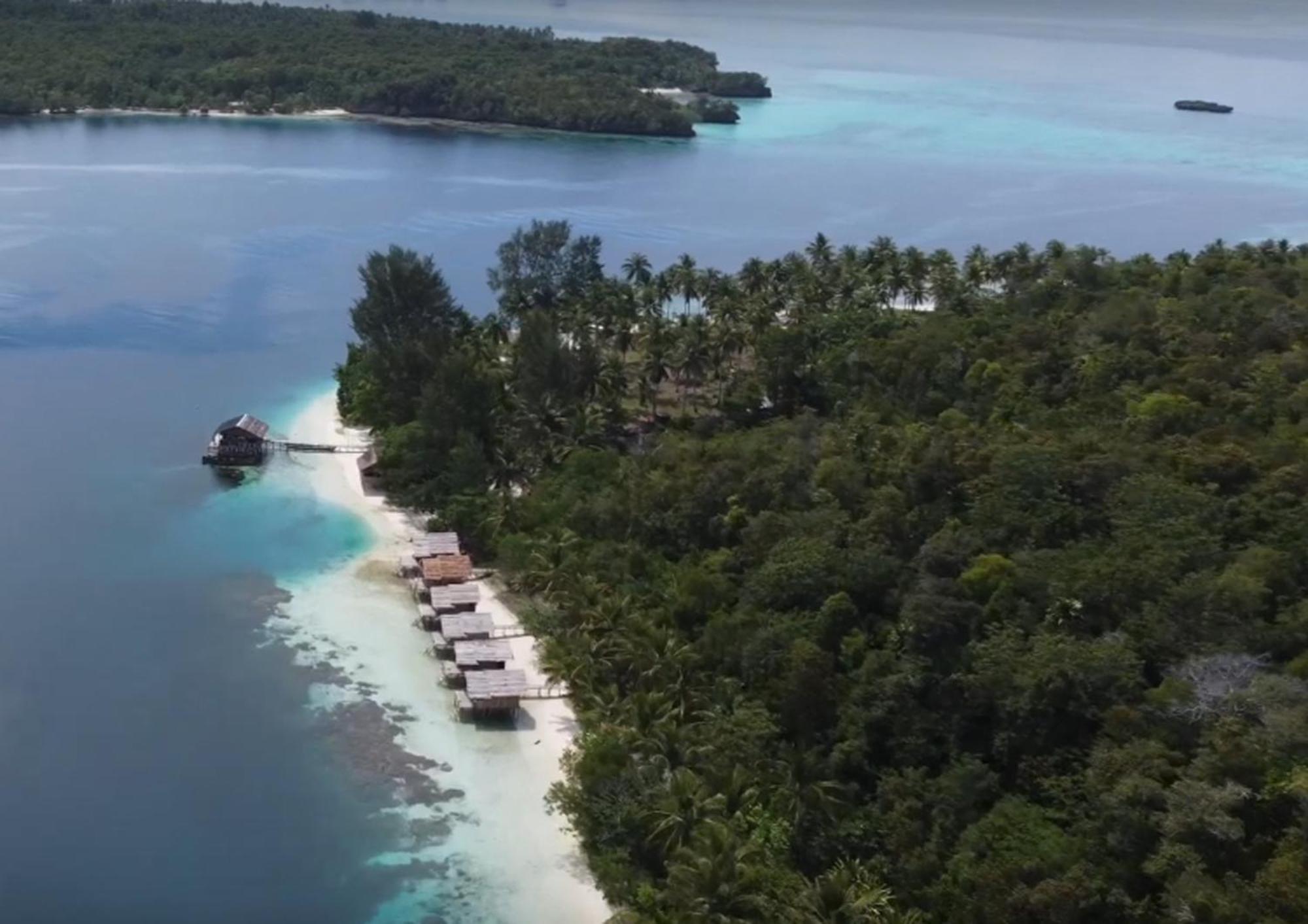 Meos Ambower Homestay Raja Ampat Fam Eksteriør billede