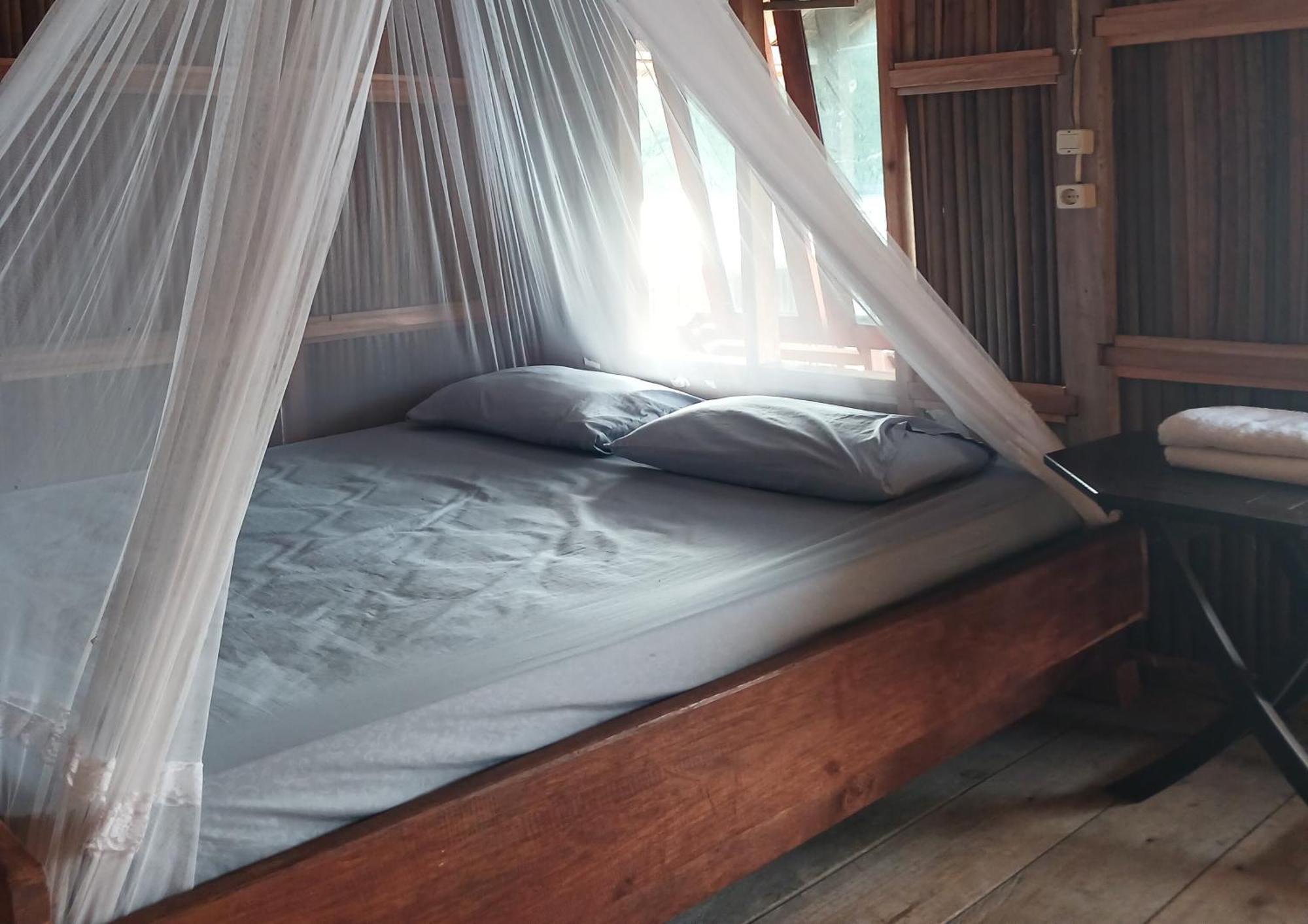 Meos Ambower Homestay Raja Ampat Fam Eksteriør billede