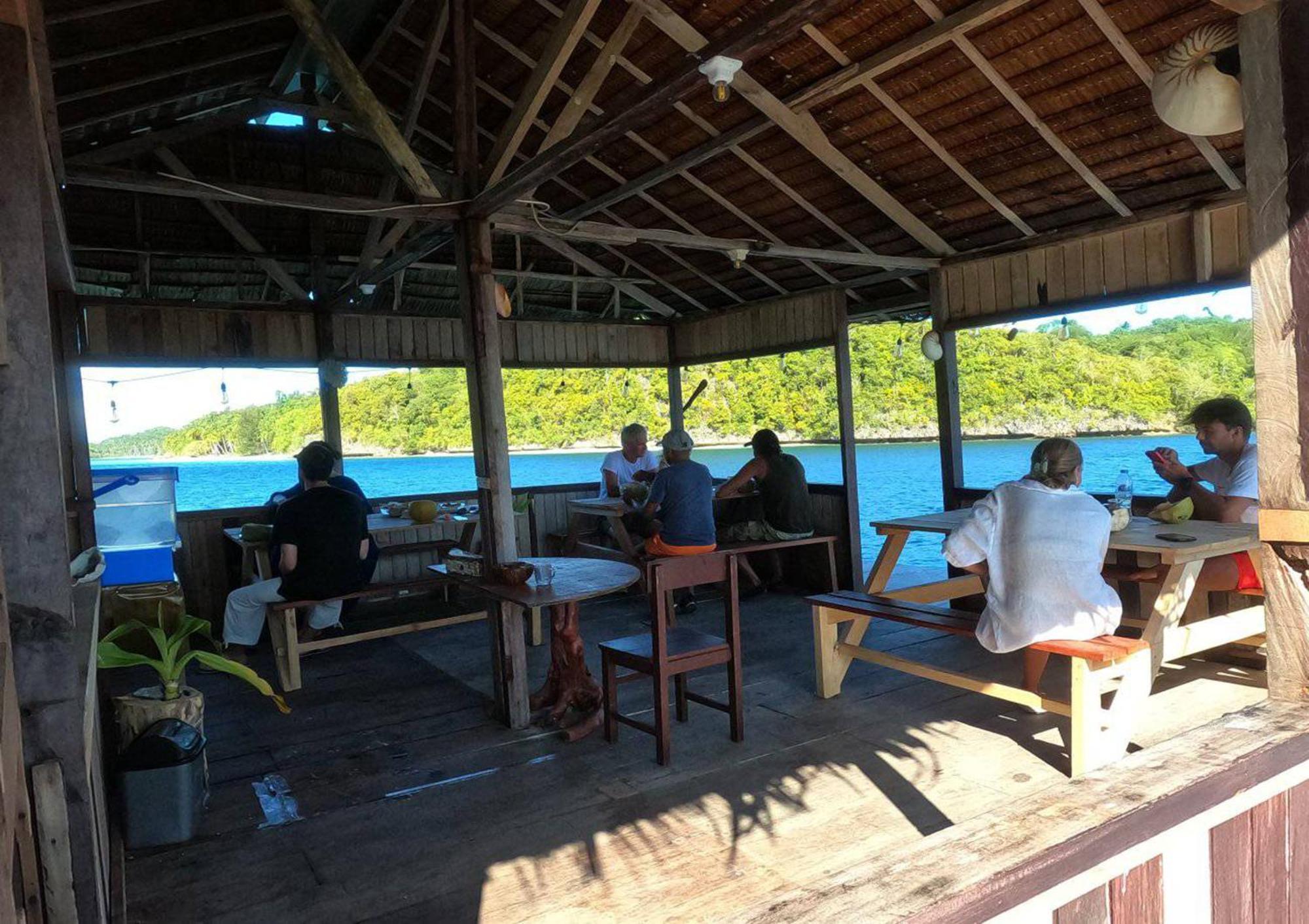 Meos Ambower Homestay Raja Ampat Fam Eksteriør billede
